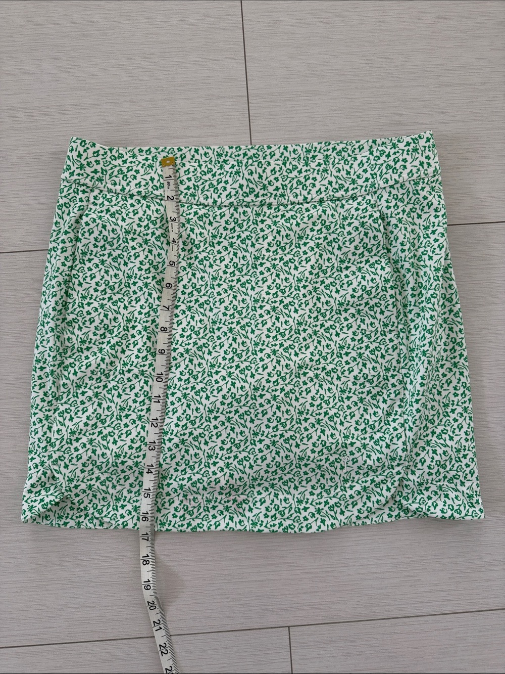 Belyn Key Green and White Floral Mini Skirt